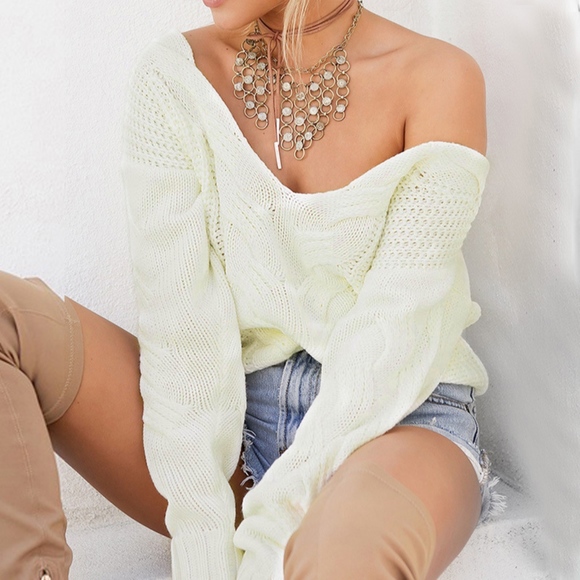 V-neck Knitted Off White Oversized Sweater - Picture 3 of 8